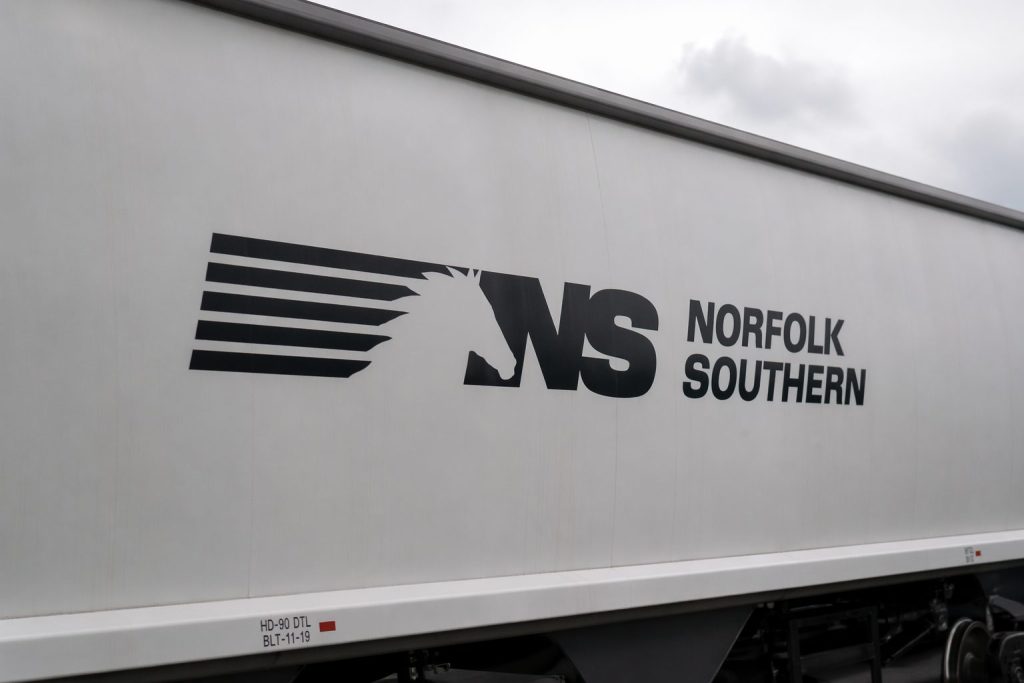 Norfolk Southern Stock Slips as Fuel Shock Puts Its Profit Story to the Test