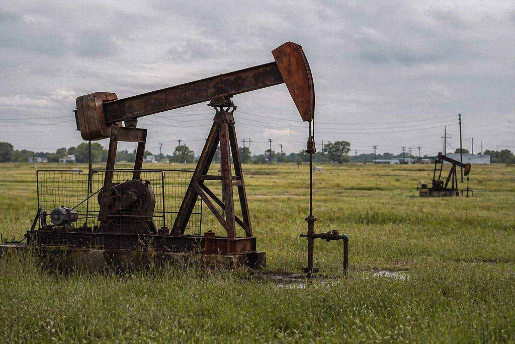 Oil Prices Surge: Trump’s Iran Standoff Sends Brent Past $126 as Gas Hits $4.30