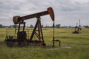 Oil Prices Surge: Trump’s Iran Standoff Sends Brent Past $126 as Gas Hits $4.30