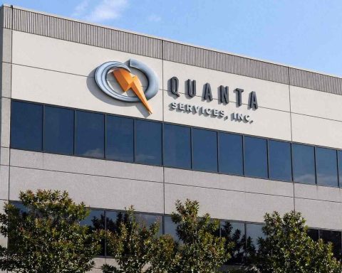 Quanta Services Stock Surges After Earnings Beat: The $48.5 Billion Backlog Driving the Move