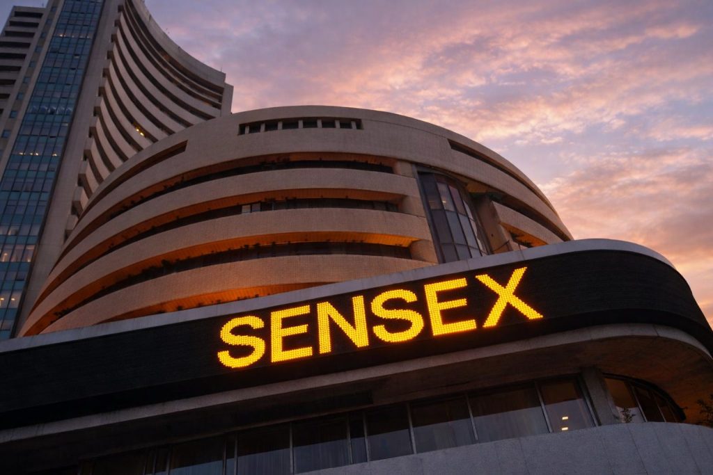 Sensex Falls 931 Points, Nifty Slides as Oil Prices Jump and Iran-U.S. Ceasefire Doubts Hit Indian Stocks