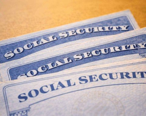 Social Security’s $4 Million Question: Can the S&P 500 Beat a 2033 Benefits Cliff?