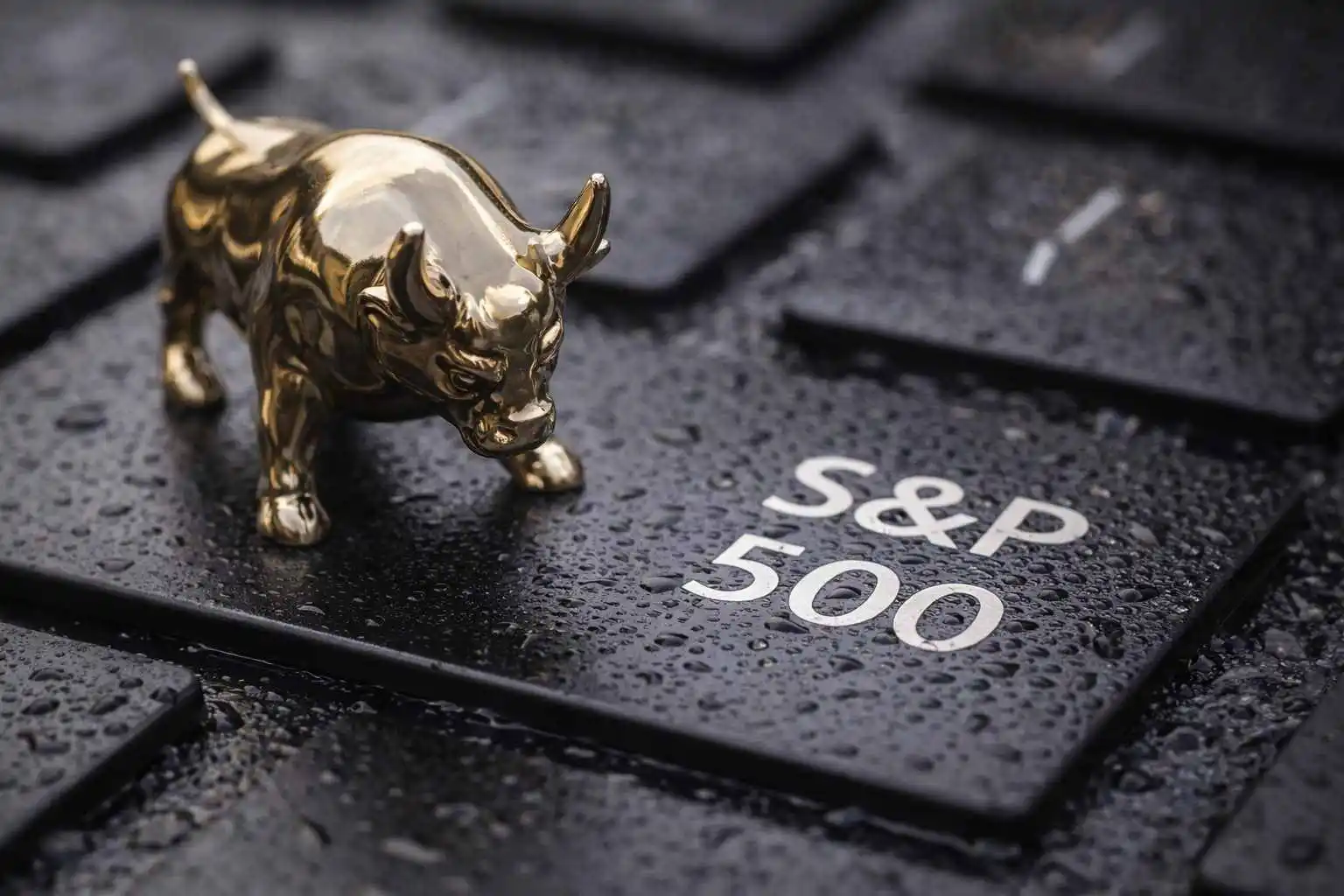 S&P 500’s April Rally Has One Big Catch as Big Tech Earnings Loom