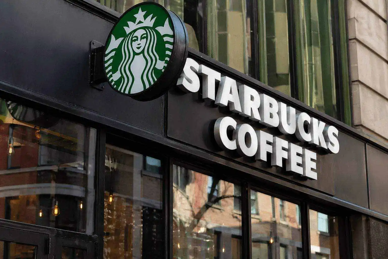 Starbucks Heads for Monday Breakout Test After $400 Million Layoffs