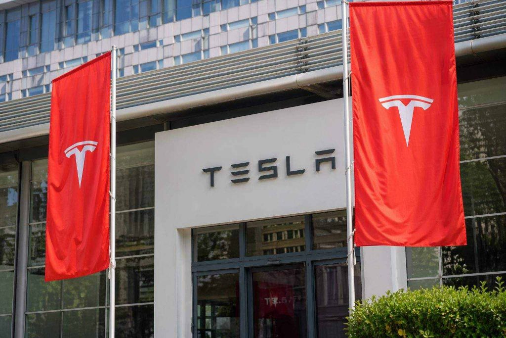 Tesla Earnings Surprise: $1.4 Billion Cash Flow Steals Focus From Revenue Miss