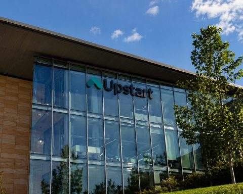 Upstart Stock Falls After $1.25 Billion Fortress Deal: Why Investors Are Still Wary