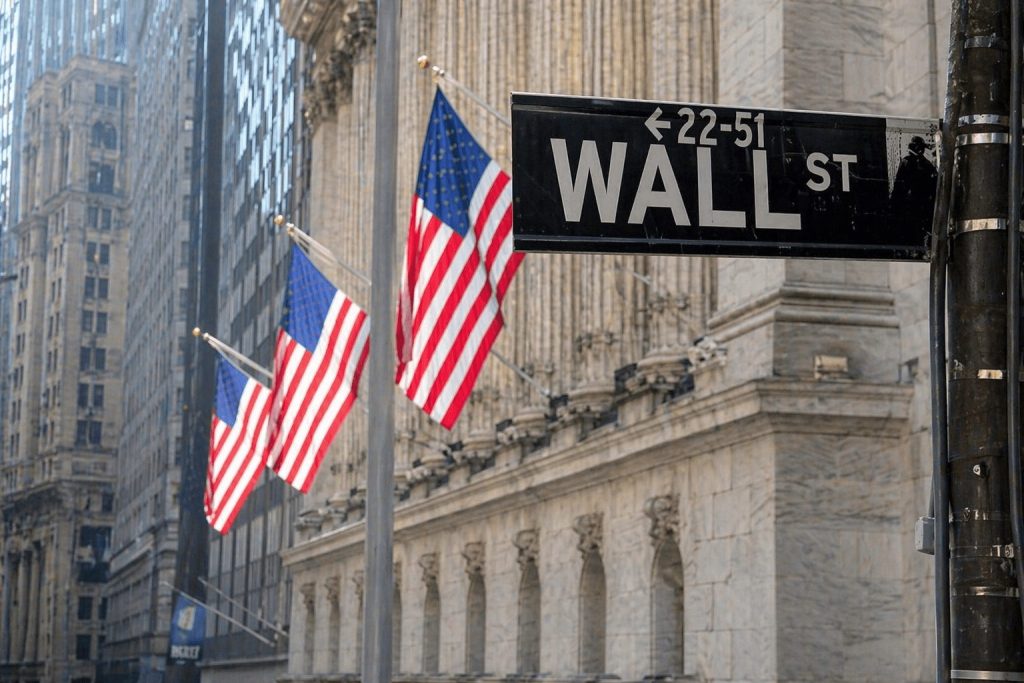 US Stock Market Today: S&P 500, Nasdaq Slip From Records as Oil Spike Tests Wall Street Rally