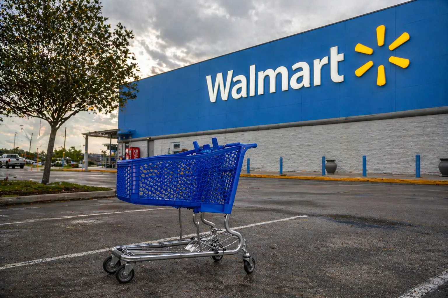 Walmart’s Backroom Delivery Test Targets Amazon’s Same-Day Edge