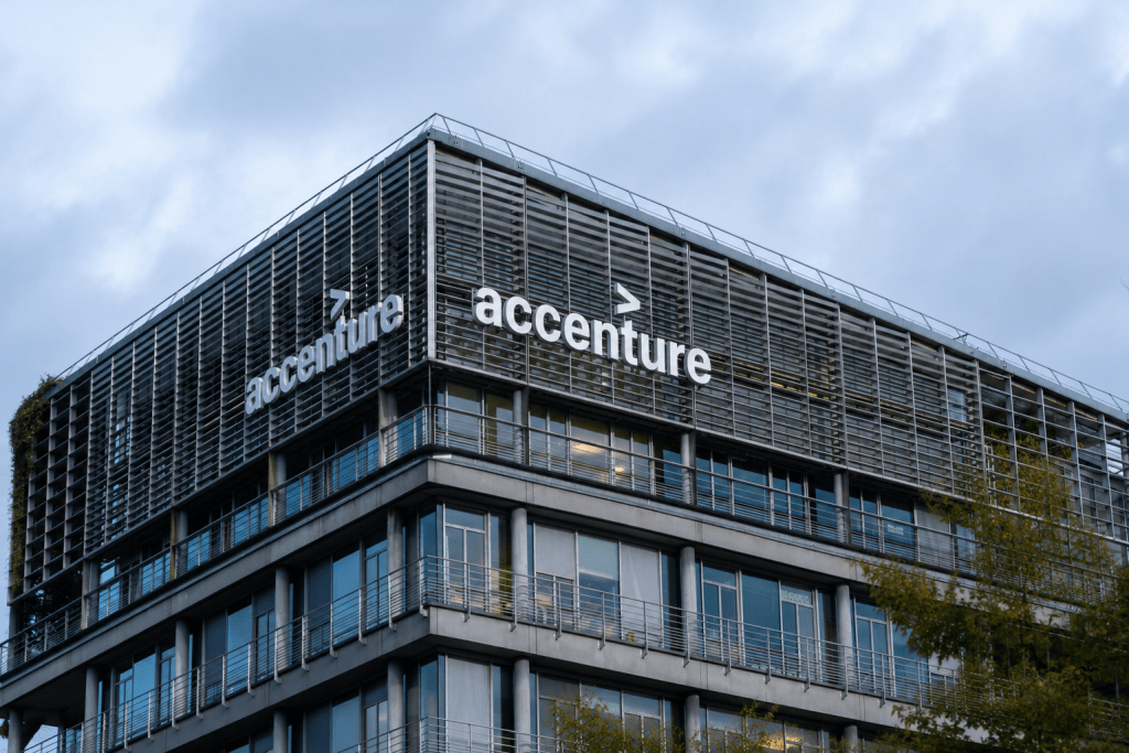 Accenture Gets a Holiday-Week Lift, but AI Remains a Key Issue