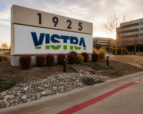Vistra Stock Faces Earnings Test After New Dividend and JPMorgan Target Cut