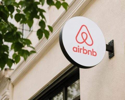 Airbnb Q1 Earnings: 2026 Revenue Outlook Raised as Bookings Jump, But Middle East War Hits Travel