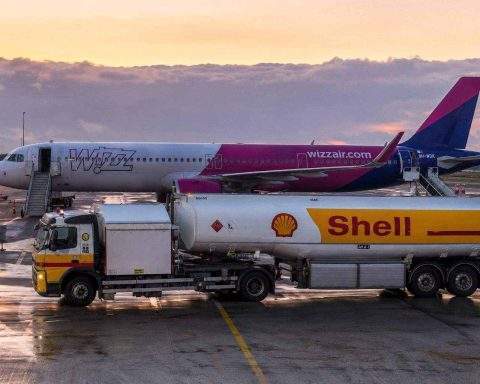 Airline Ticket Prices Could Jump Again As Jet-Fuel Crunch Reaches Summer Travel