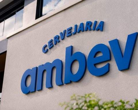 Ambev Shares Approach Year High in Brazil as Beer Margins Hold