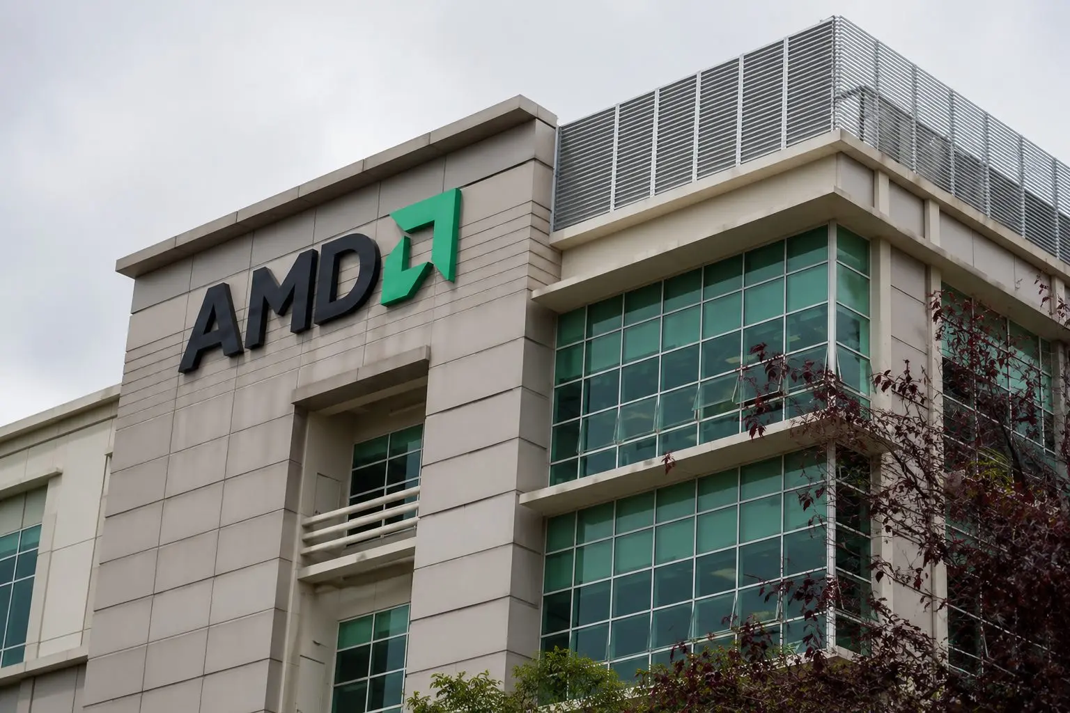 AMD Shares Reach New Peak Ahead of Tuesday’s Open