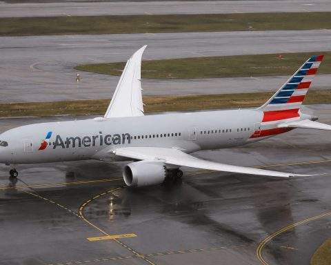 American Airlines Pilots Just Made United’s Dead Merger Pitch Harder to Ignore
