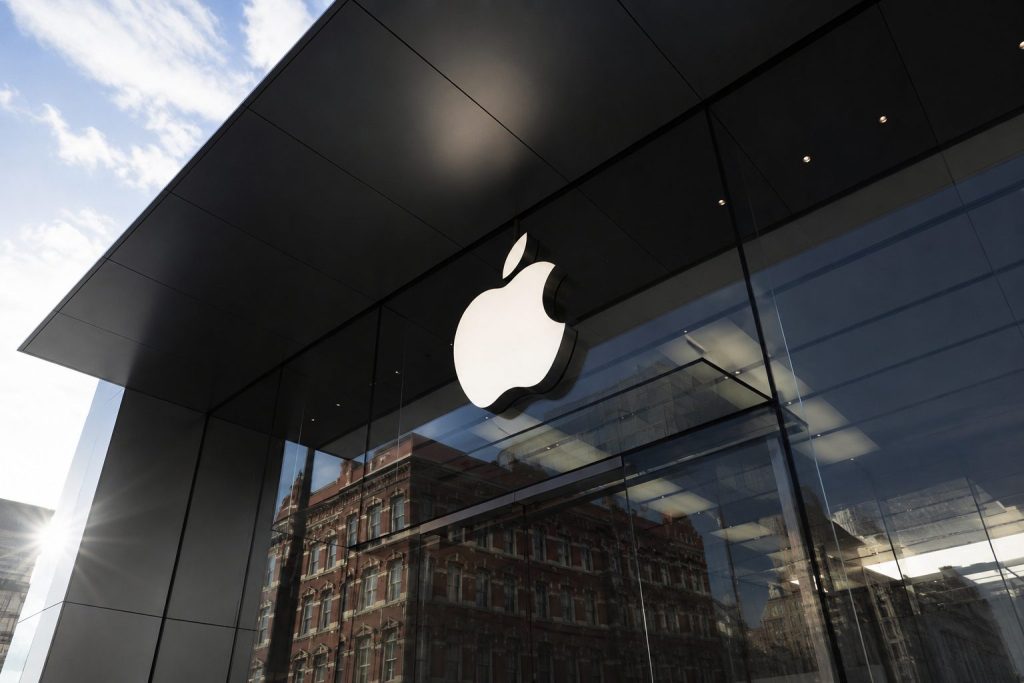 Apple Breaks $300 Line; Investors Watch What’s Next Beyond the iPhone