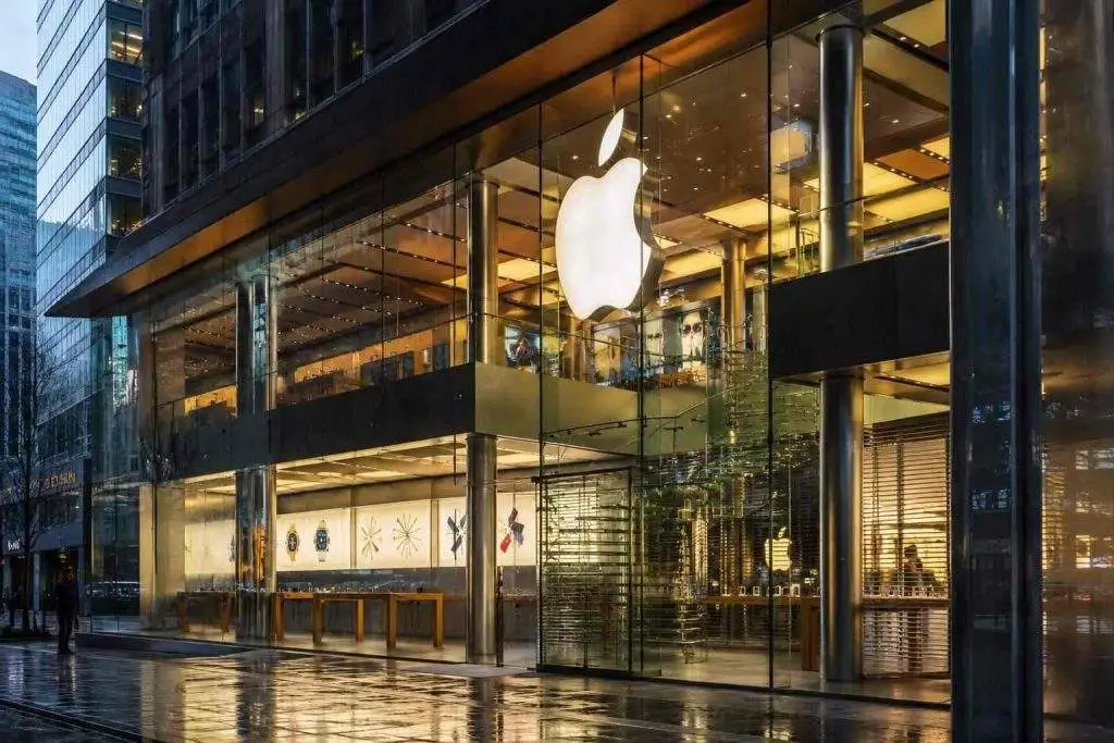 Apple Stock Week Ahead: AAPL Rally Faces CPI, AI and Intel Chip Deal Test