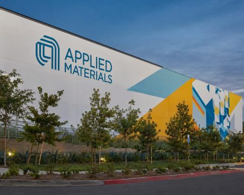 Applied Materials Stock Rises as AI Boom Powers Record Revenue and Strong Outlook