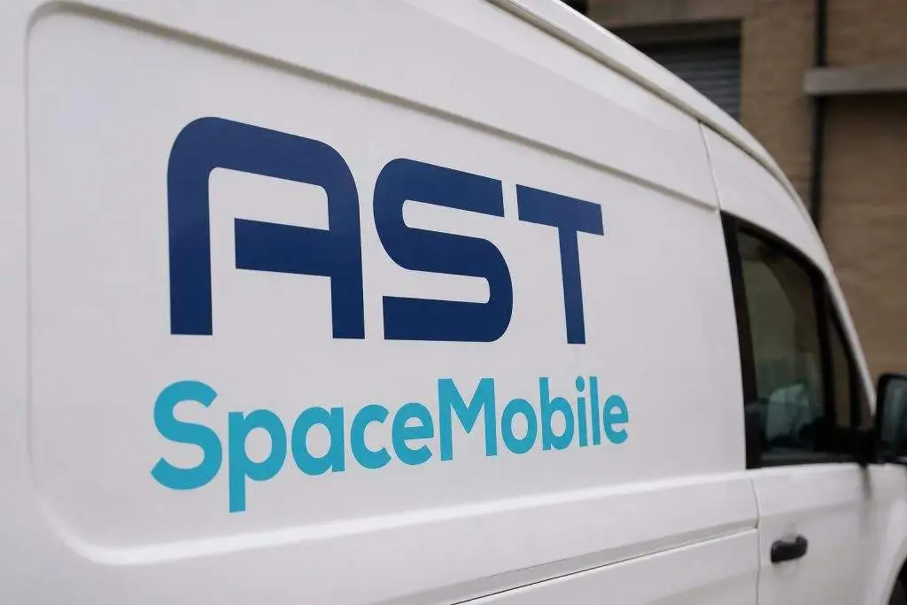 AST SpaceMobile Stock Faces Big Monday Test After FCC Win, BlueBird Setback