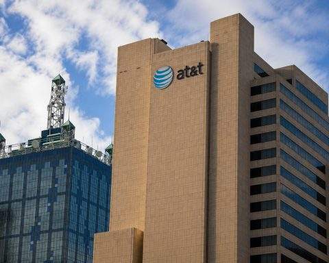 AT&T Stock Slips as Fiber Bet, Cash Pledge and Satellite Push Face a Fresh Test