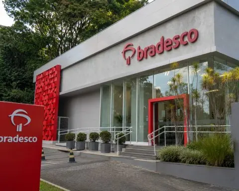 Banco Bradesco Stock Falls as AI Push Meets Credit-Cost Test in Brazil