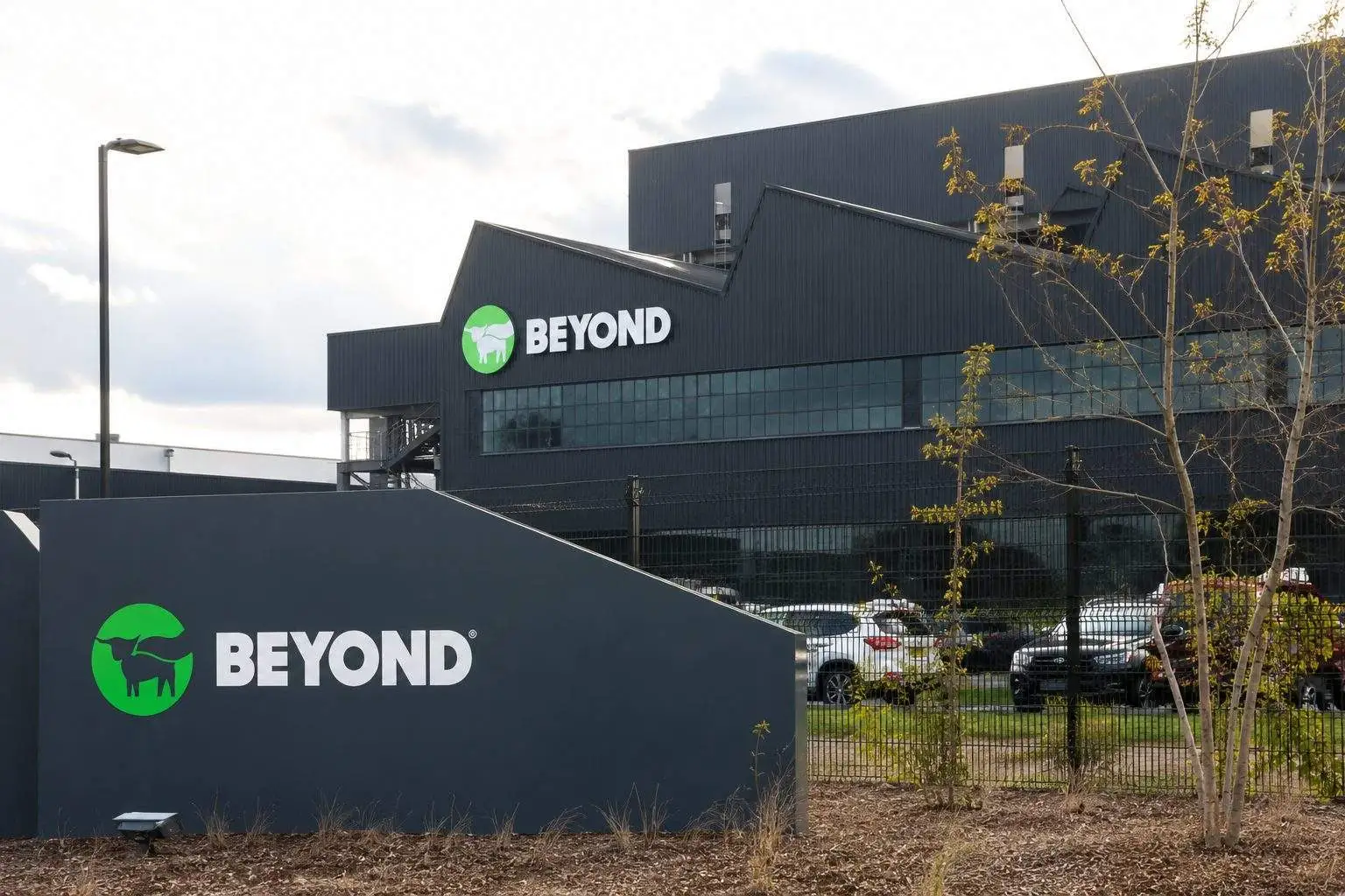 Beyond Meat Stock Reclaims $1 Before BYND Earnings, But Nasdaq Pressure Remains