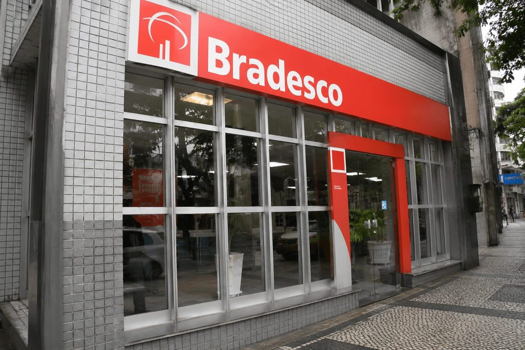 Bradesco Shares Dip Heading Into the New Week
