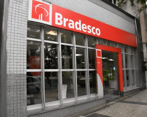 Bradesco Shares Dip Heading Into the New Week