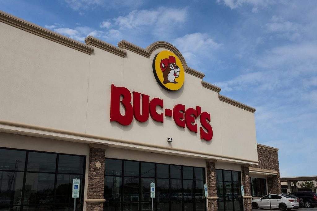 Buc-ee’s Gas Pump Rule Sparks Backlash as Gift Card and Parking Crackdown Hits Drivers