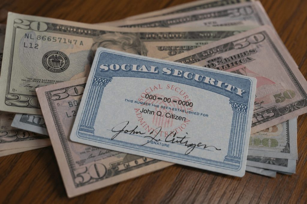 Social Security Checks Face $24,480 Test for Early Filers in 2026