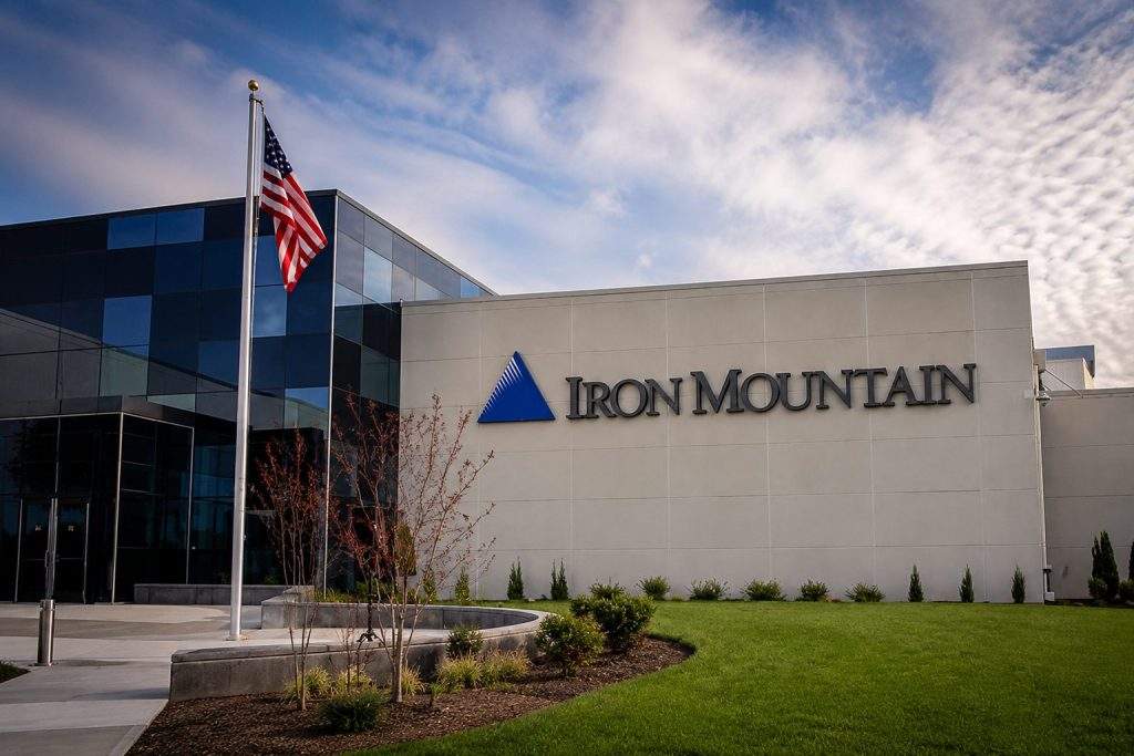 Iron Mountain Incorporated Stock Falls After Six-Day Rally as AI Data-Center Bet Faces New Test