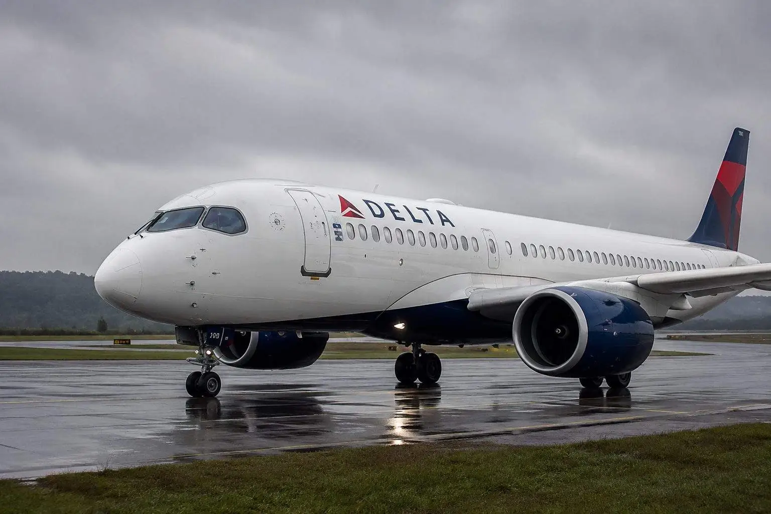 Delta Flyers Face A New Snack Rule: 450 Short Flights Drop Free Drinks From May 19