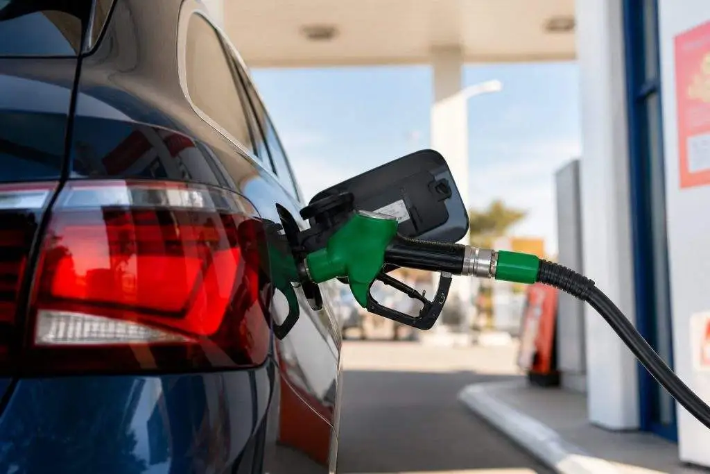 Detroit Gas Prices Jump 66 Cents as Iran Oil Shock Hits U.S. Drivers