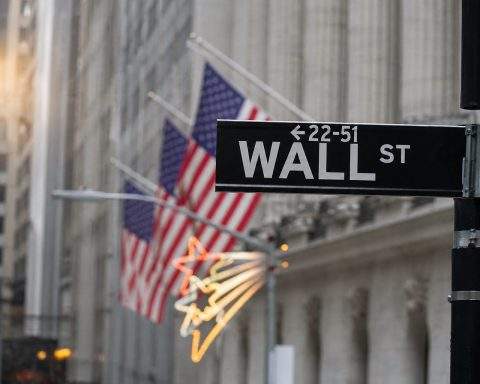 Dow Drops 557 Points as Oil Shock Hits US Stocks; Palantir Slides After Hours