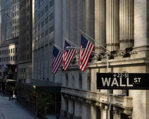 Dow Sets New High as Oil, Nvidia Unsettle Wall Street