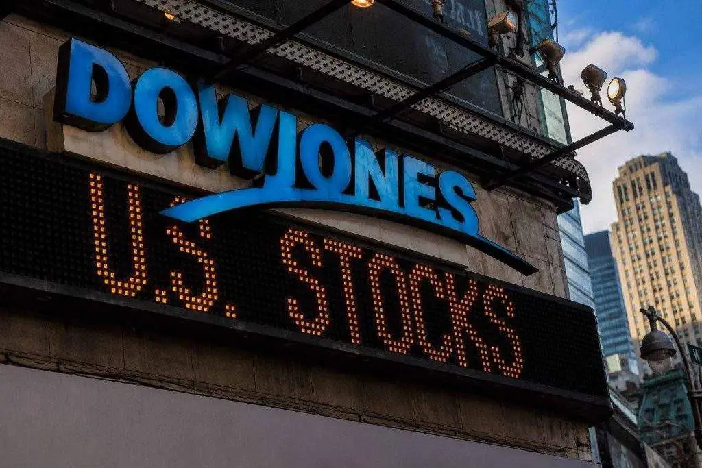 Dow Jones Today: Dow Falls Below 50,000 as Chip Retreat Tests Wall Street Rally