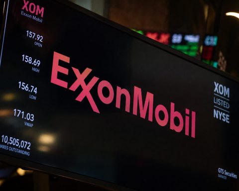 Exxon Stock Faces a Big Monday Test After Oil Spike and Court Win