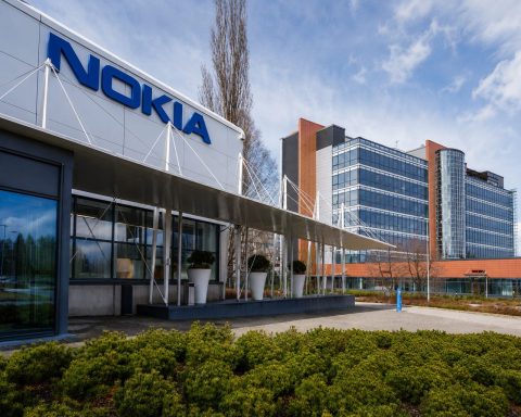 Nokia Shares Slide as Company Moves on AI Networking