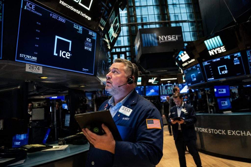 Stocks Trade as Usual Today, Bonds Close Early Ahead of Memorial Day