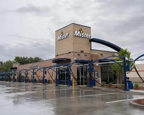 Mister Car Wash Leaves Nasdaq as Investors Get $7 a Share