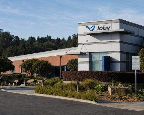 Joby Aviation Shares Gain 5% as Air-Taxi Deadline Draws Attention
