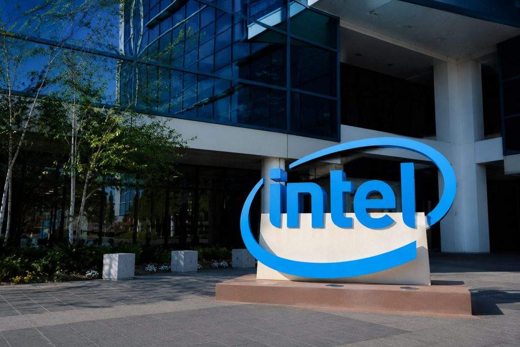 Intel Stock Just Had a 10% Holiday-Week Rebound. The Next Test Comes Tuesday