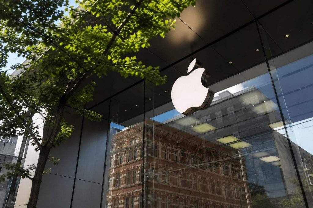 Apple tops $4.5 trillion. Holiday week could be a test for the rally.