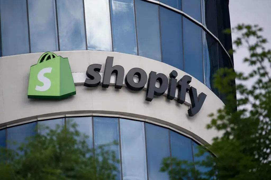 Shopify Holds in New York as AI Selloff Keeps Traders Focused