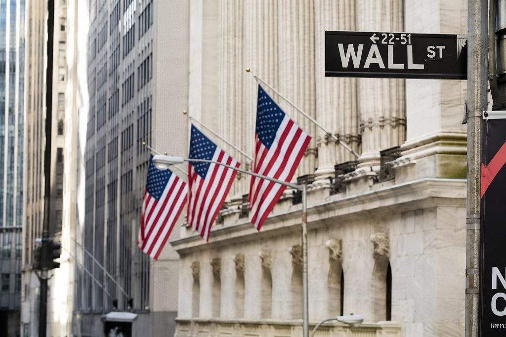 Dow Sets Record; Inflation Data Seen as Key for Wall Street Moves