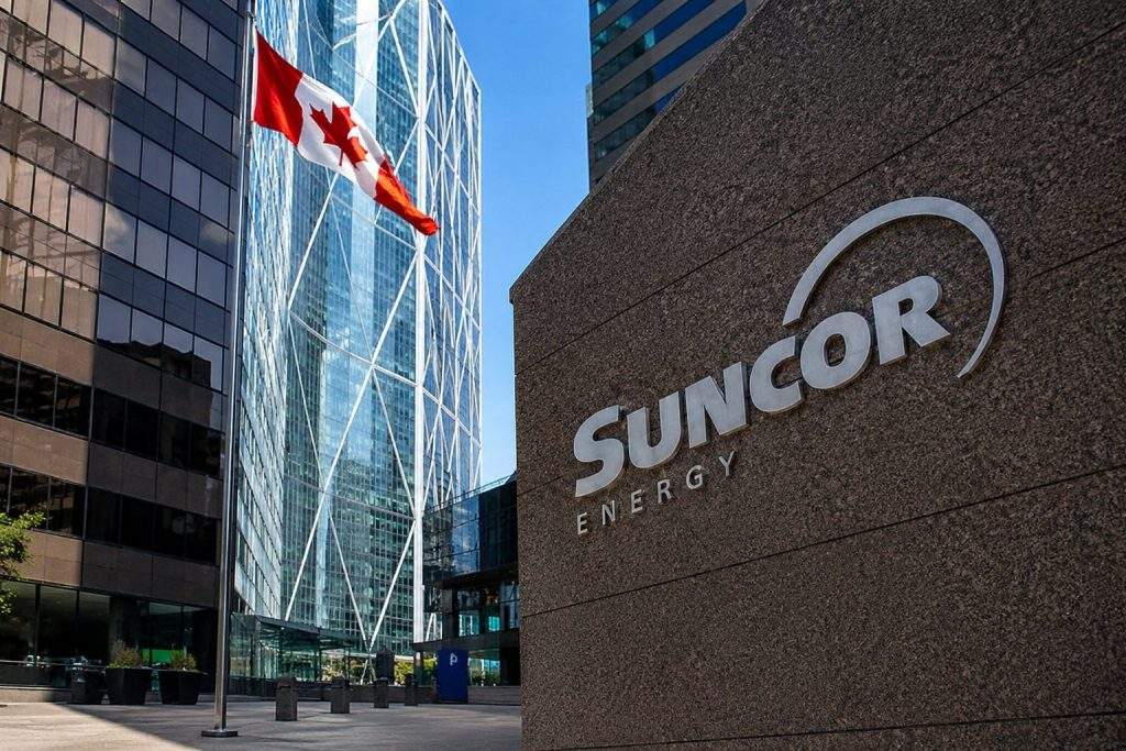 Suncor shares lag as oil slips under $100, TSX rally skips the stock