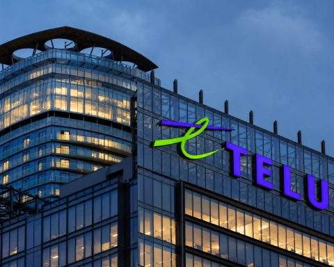 TELUS Investors Watch Dividend Timing After Vancouver Announcement