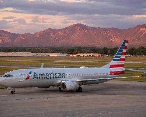 American Airlines Stock Faces Tuesday Test After 12% Run