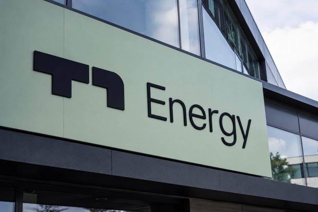 T1 Energy Stock Gains 42%; Traders Eye Tuesday’s Reopen