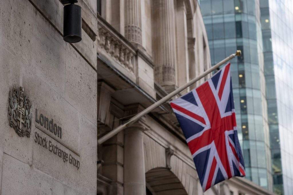 FTSE Opens Up as Oil Moves, But Investors on Watch